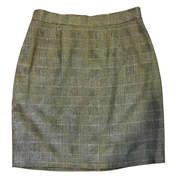 Vintage Banana Republic Size Ten Plaid Skirt with zipper and button Size 10 - Picture 1 of 6